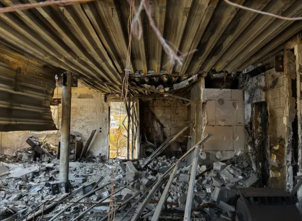 Dégâts intérieurs d'un bâtiment après incendie. Expertise d'assuré par Arbraz Expertises pour l'évaluation des dommages. Dégâts intérieurs d'un bâtiment après incendie. Expertise d'assuré par Arbraz Expertises pour l'évaluation des dommages.